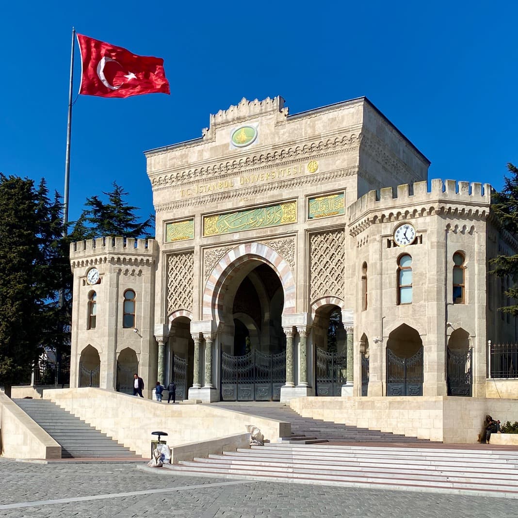 Welcome Istanbul University Students and Alumni!