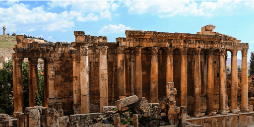 اهمال  المواقع الأثرية والتاريخية