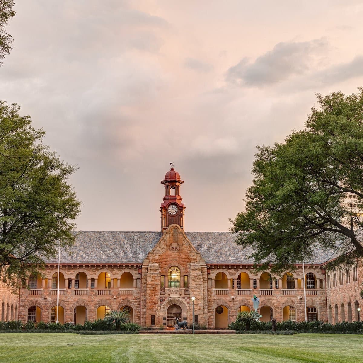 Welcome University of Pretoria / Universiteit van Pretoria Students and Alumni!