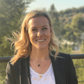 Jenny Atout Ahlzén, CFA