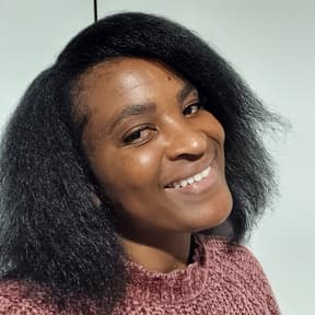 Luuli Deshetelwa 
